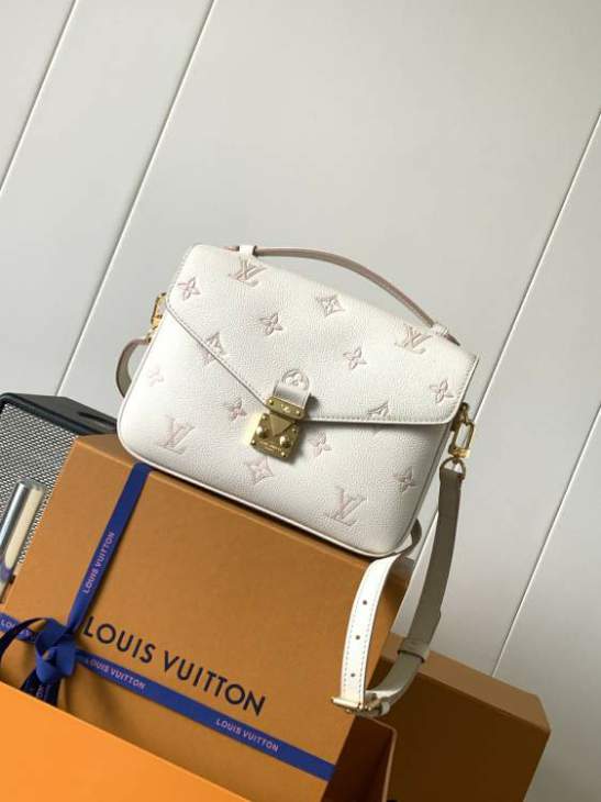 Picture of Louis Vuitton Handbags _SKUfw212757416fw